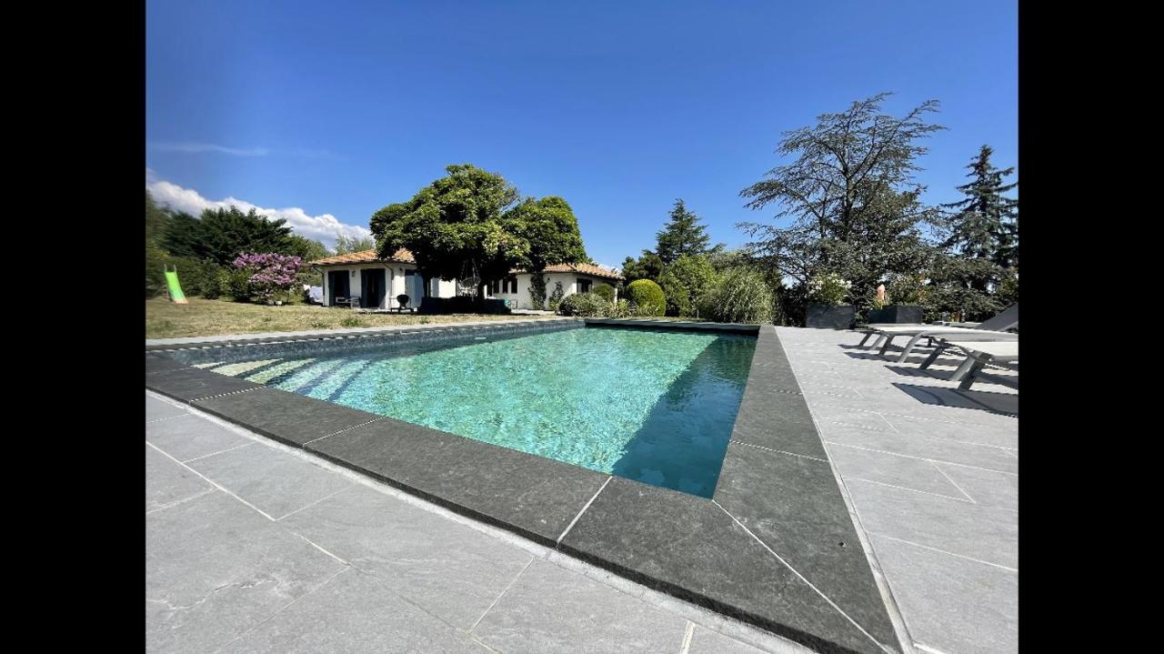 Logements Chaleureux Dans Maison Avec Piscine A 35 Min De Lyon Alix Zewnętrze zdjęcie